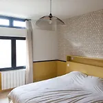 L Hirondelle Et L Instant