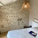 L Hirondelle Et L Instant بيت للعطل