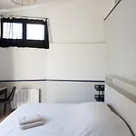 L Hirondelle Et L Instant بيت للعطل *