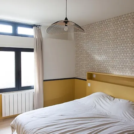 L Hirondelle Et L Instant