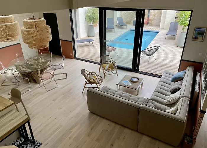 L Hirondelle Et L Instant * Dolus d'Oléron