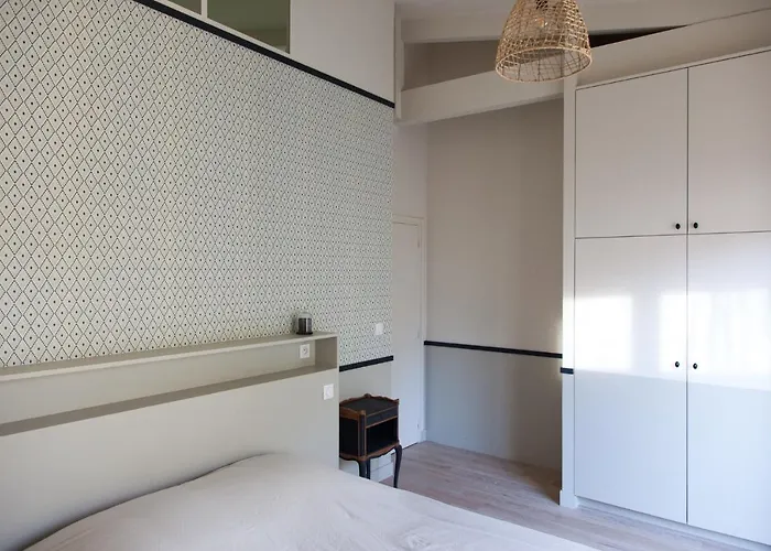 L Hirondelle Et L Instant * Dolus d'Oléron